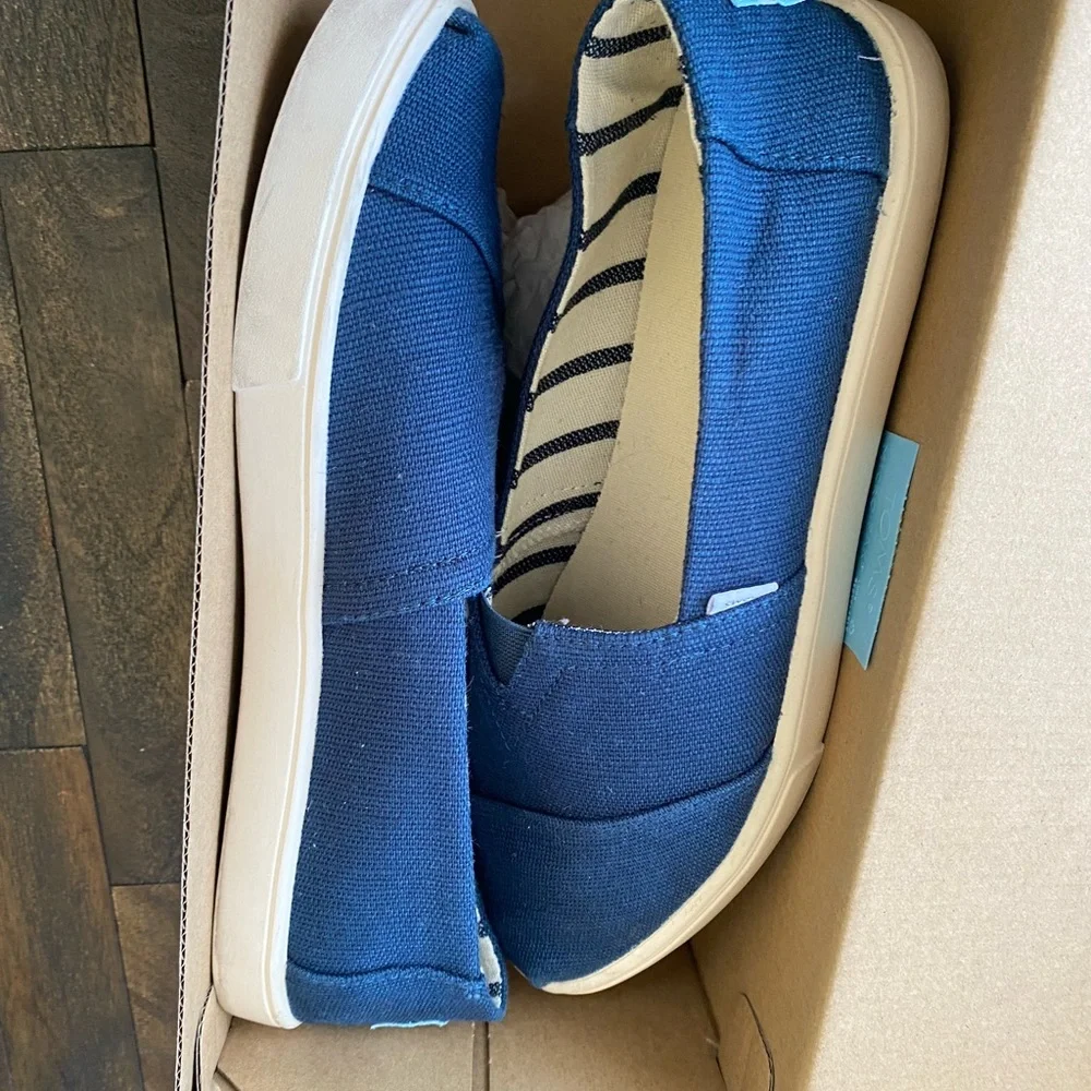 Toms Women's Blue Slip-On Loafers - Picture 5 of 5